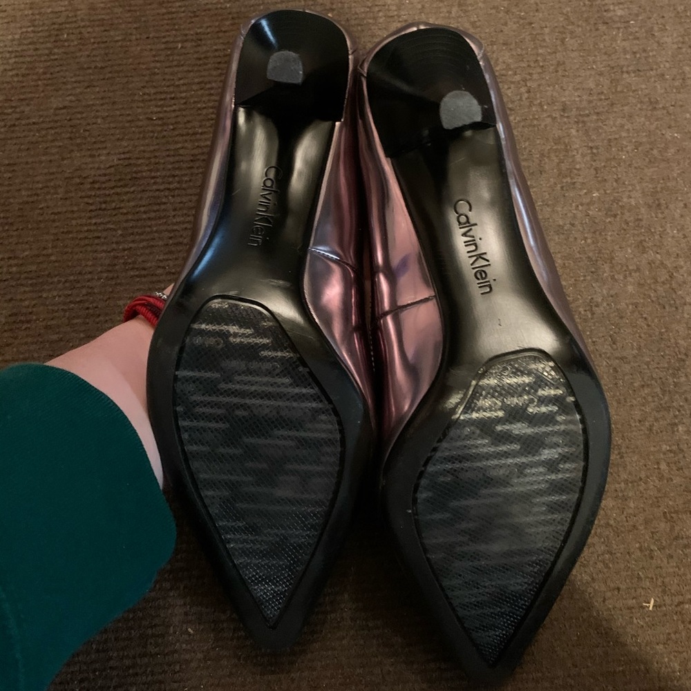 Silver Metallic Pump - Picture 3 of 3